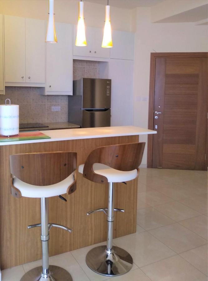 T&E Apartment Larnaca Exteriör bild